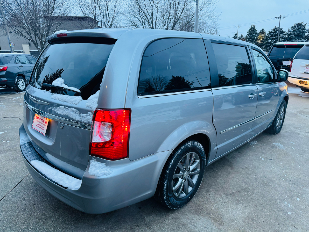 Chrysler Town & Country S 2016