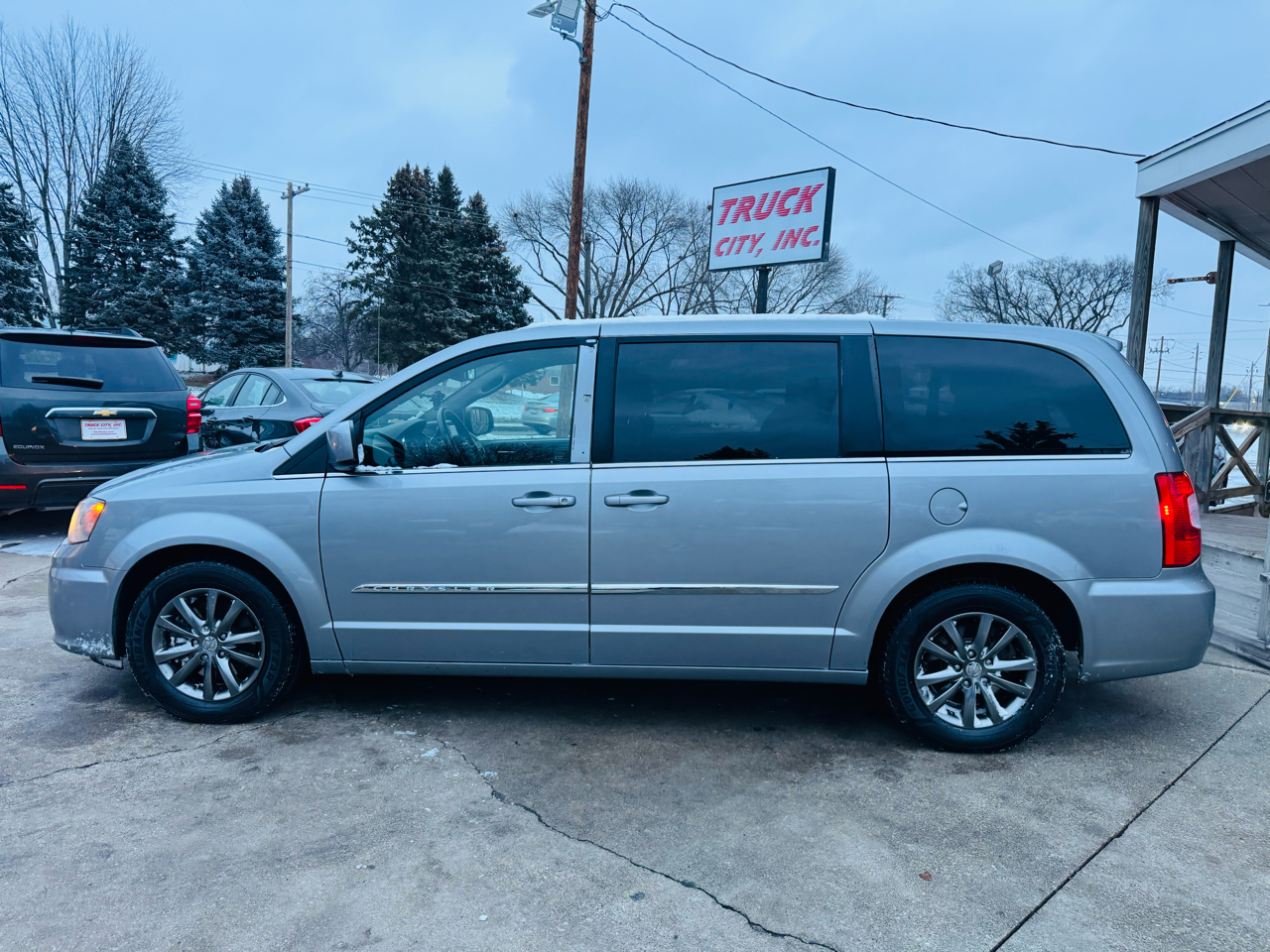 Chrysler Town & Country S 2016