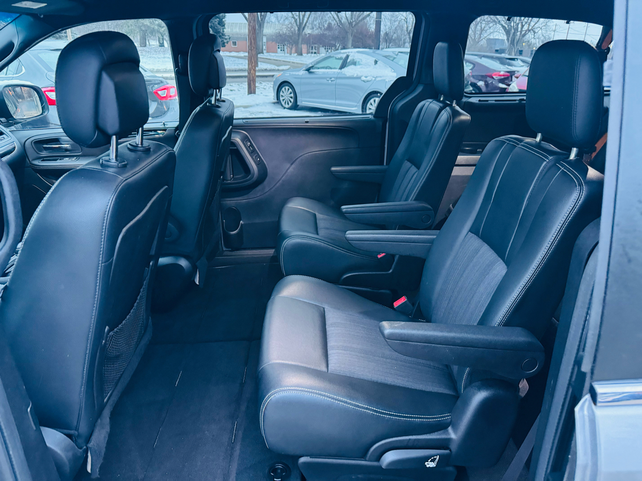 Chrysler Town & Country S 2016