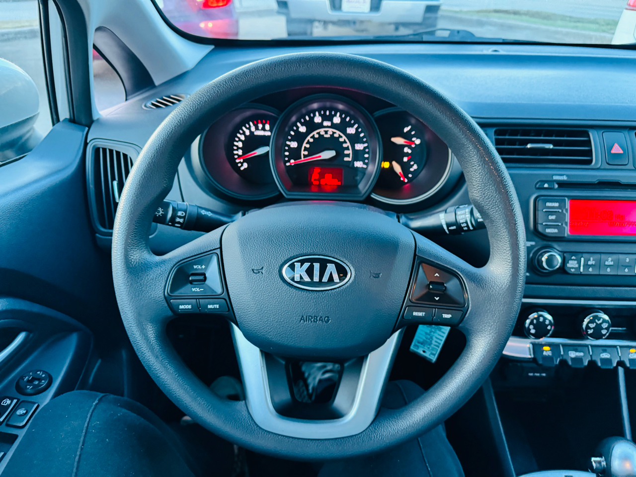 Kia Rio LX 2015