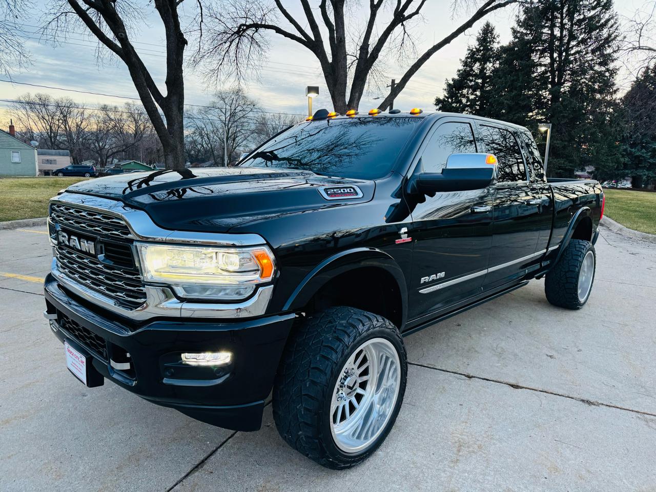 RAM 2500 Limited Mega Cab 4WD 2021
