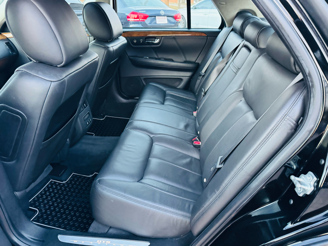 Cadillac DTS Platinum w/ Navi 2010