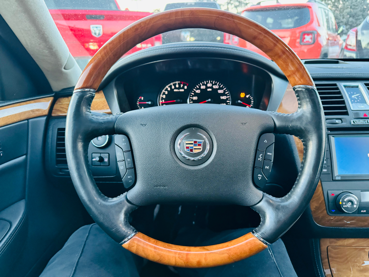 Cadillac DTS Platinum w/ Navi 2010