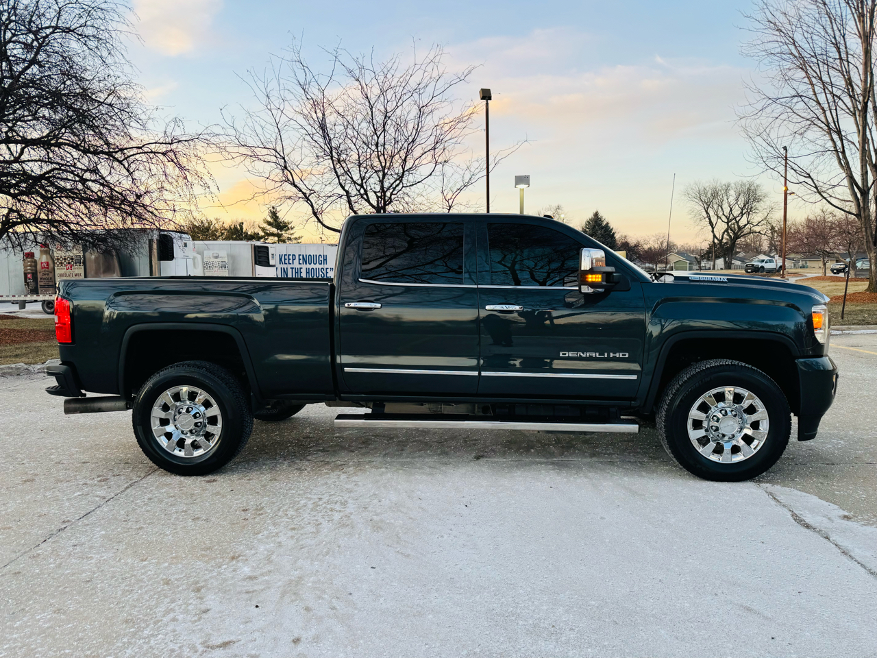 GMC Sierra 2500HD Denali Crew Cab 4WD 2019