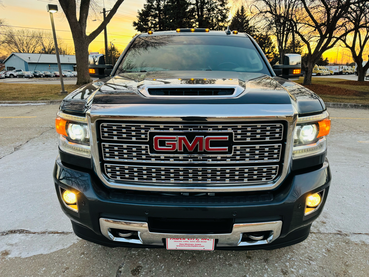 GMC Sierra 2500HD Denali Crew Cab 4WD 2019