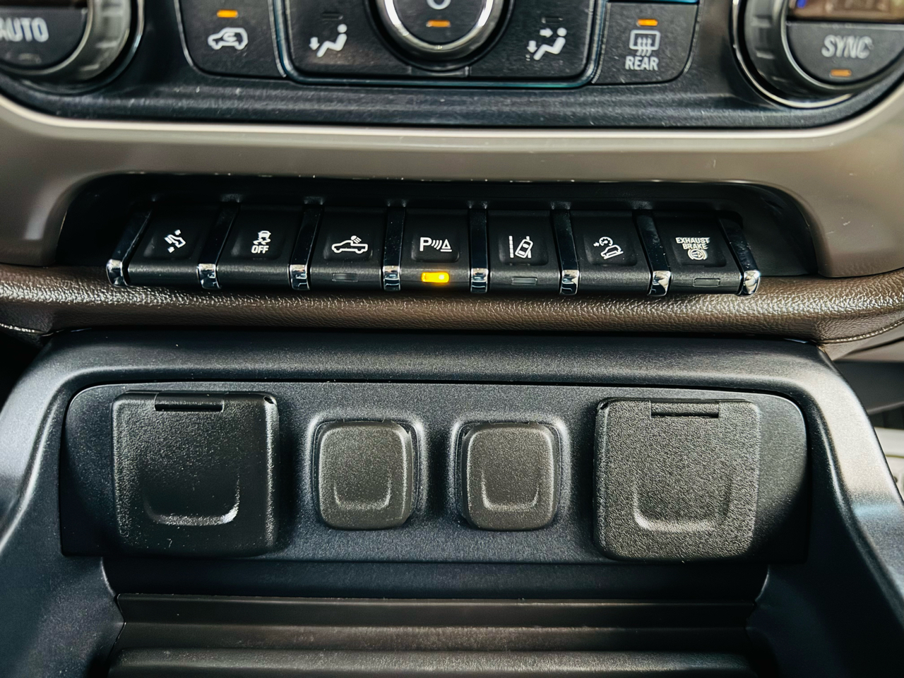 GMC Sierra 2500HD Denali Crew Cab 4WD 2019