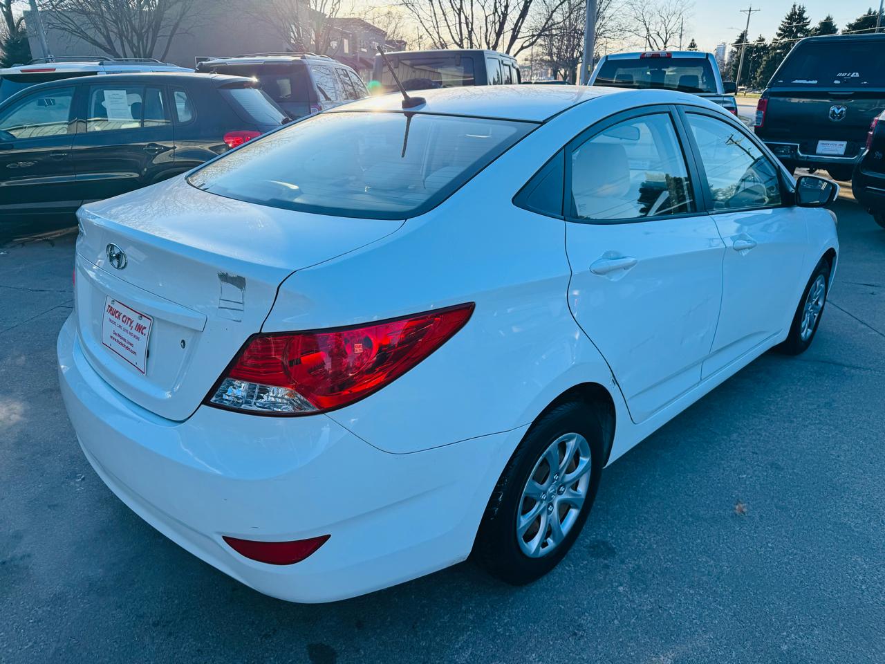 Hyundai Accent GLS 4-Door 2014