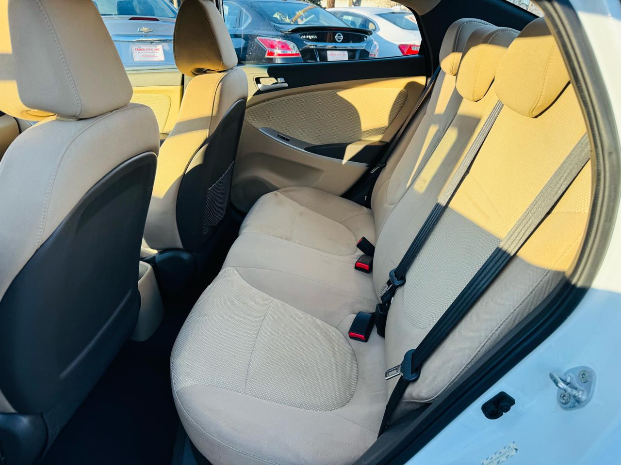 Hyundai Accent GLS 4-Door 2014