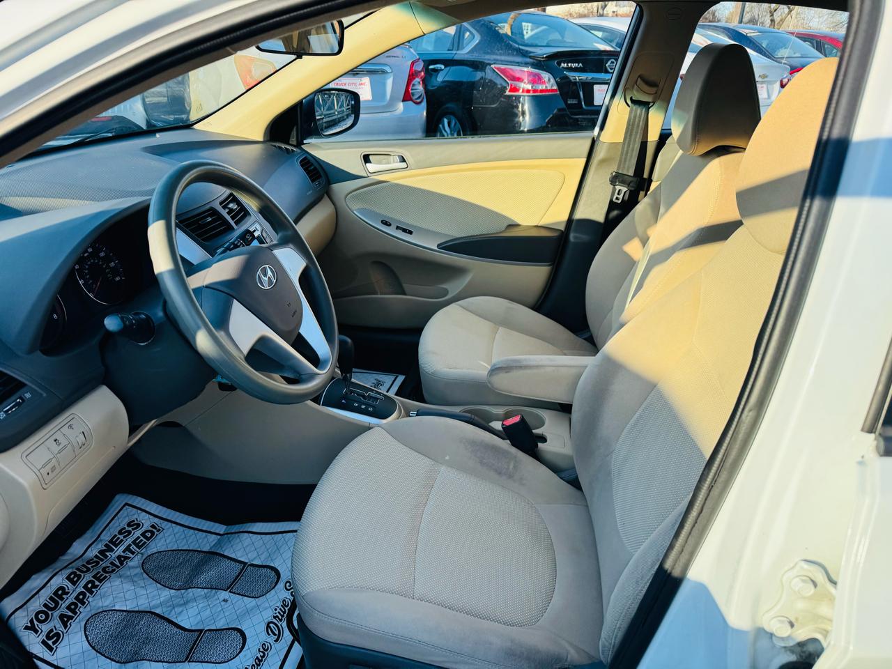 Hyundai Accent GLS 4-Door 2014