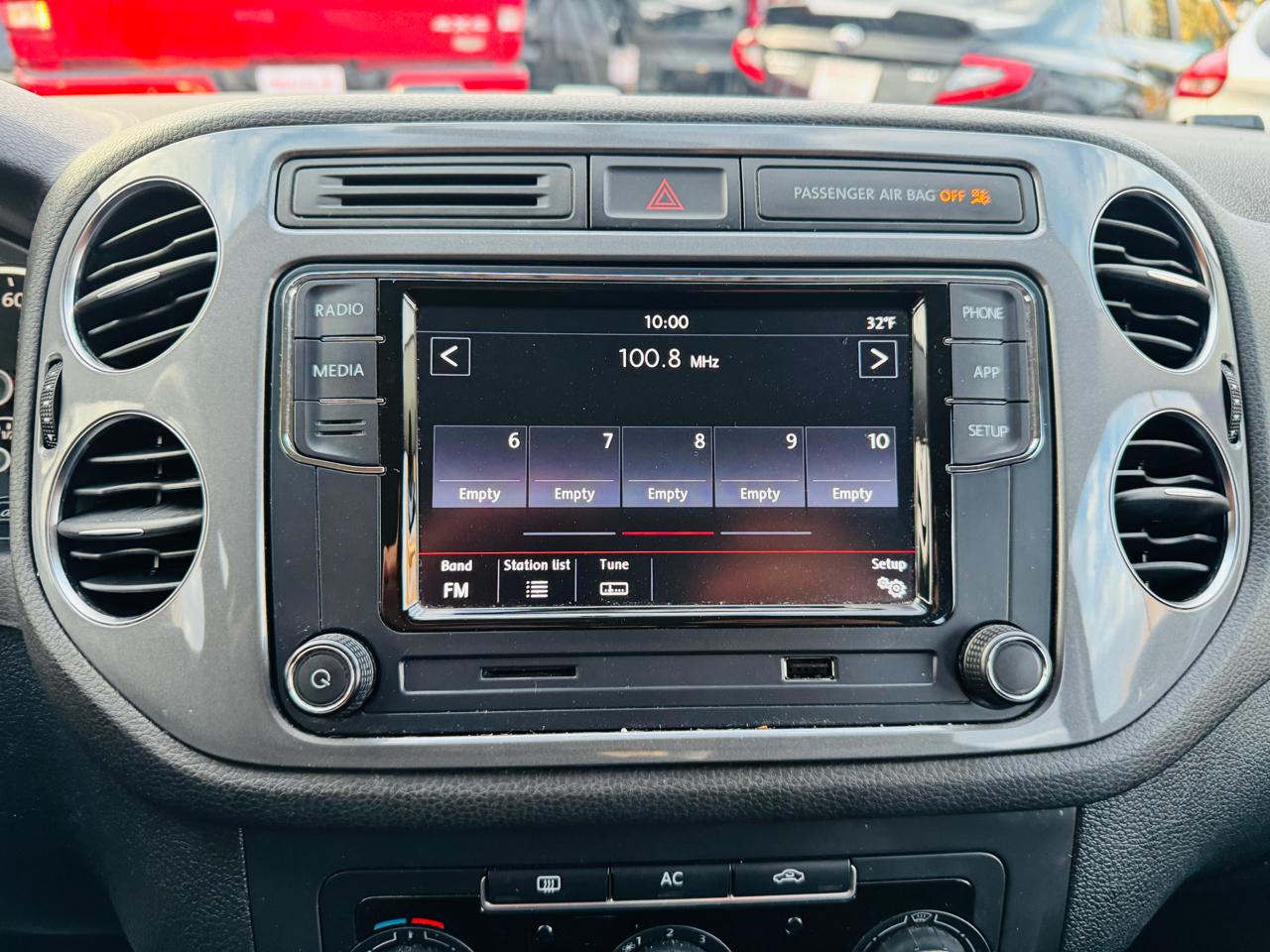 Volkswagen Tiguan S 4Motion 2012