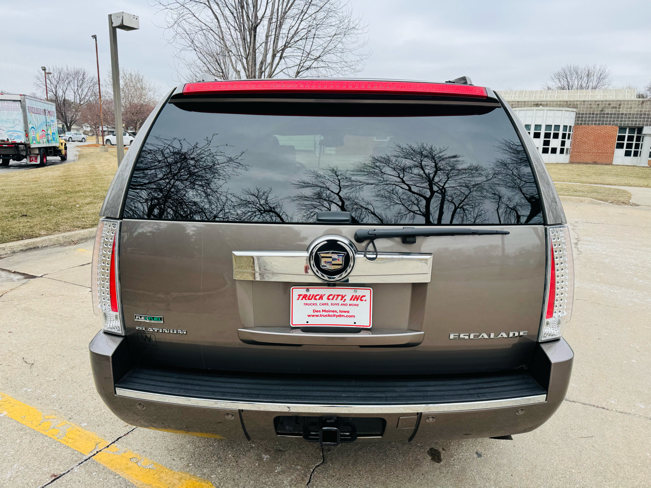 Cadillac Escalade AWD Platinum 2011
