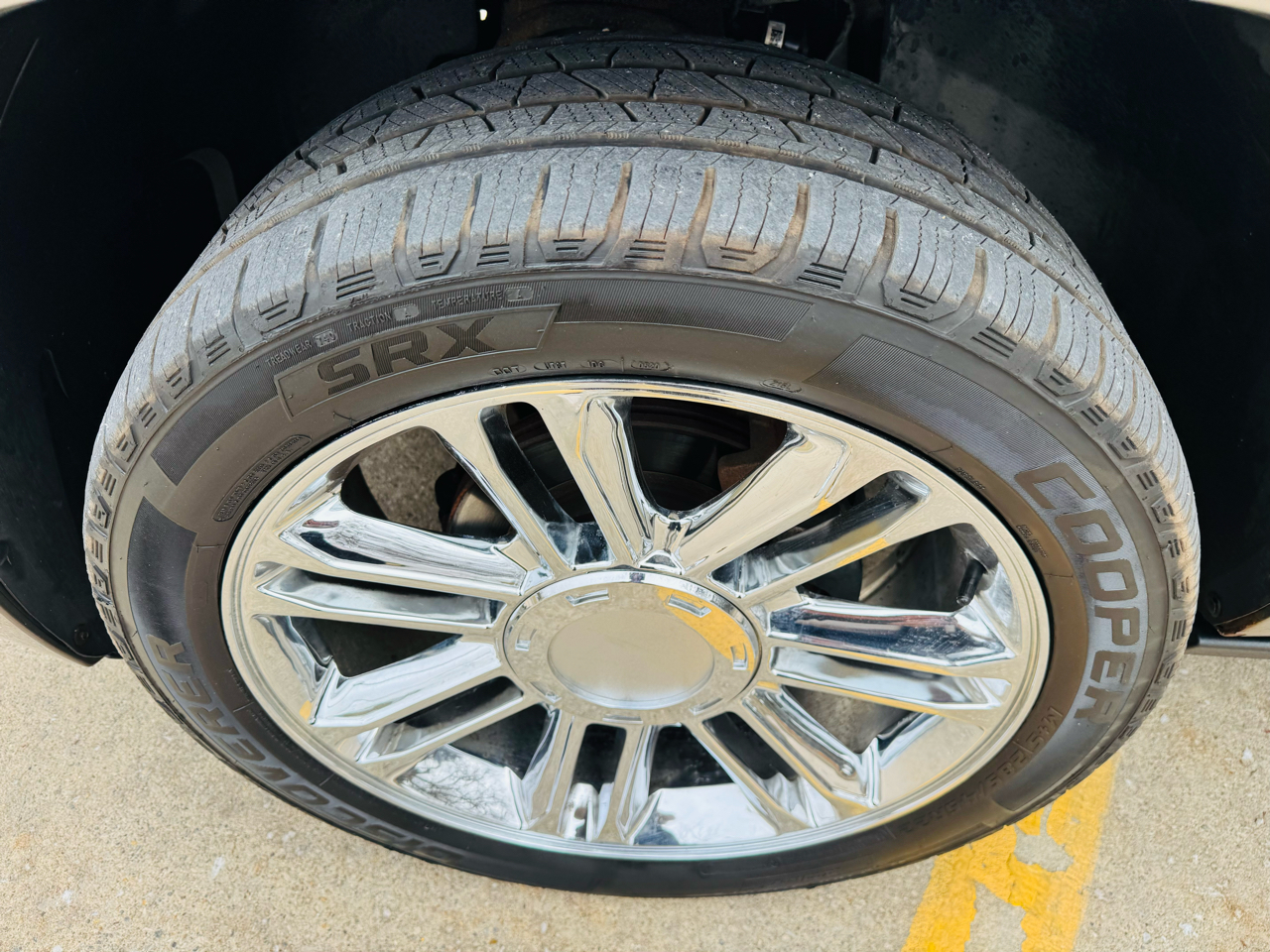 Cadillac Escalade AWD Platinum 2011