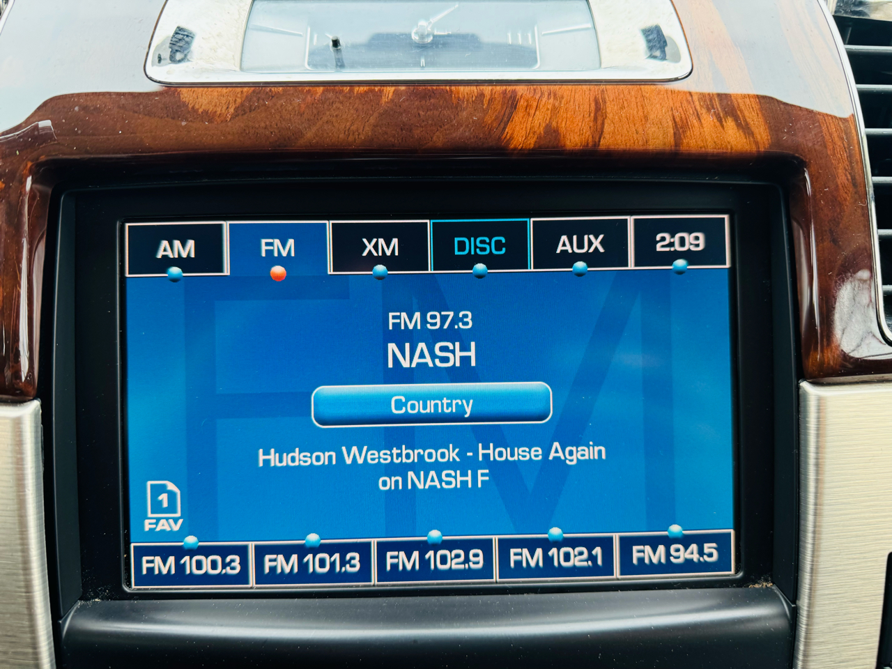 Cadillac Escalade AWD Platinum 2011