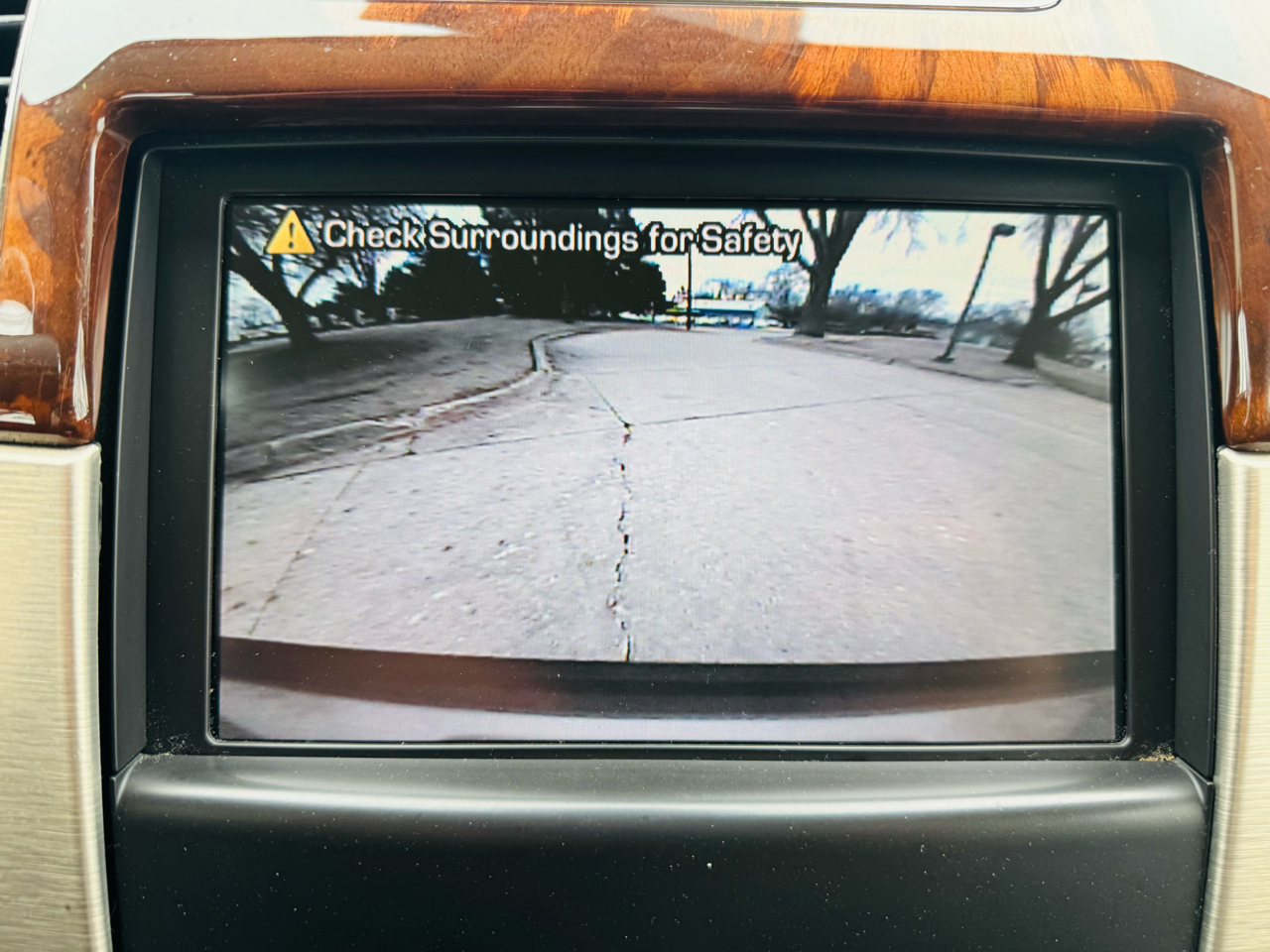 Cadillac Escalade AWD Platinum 2011