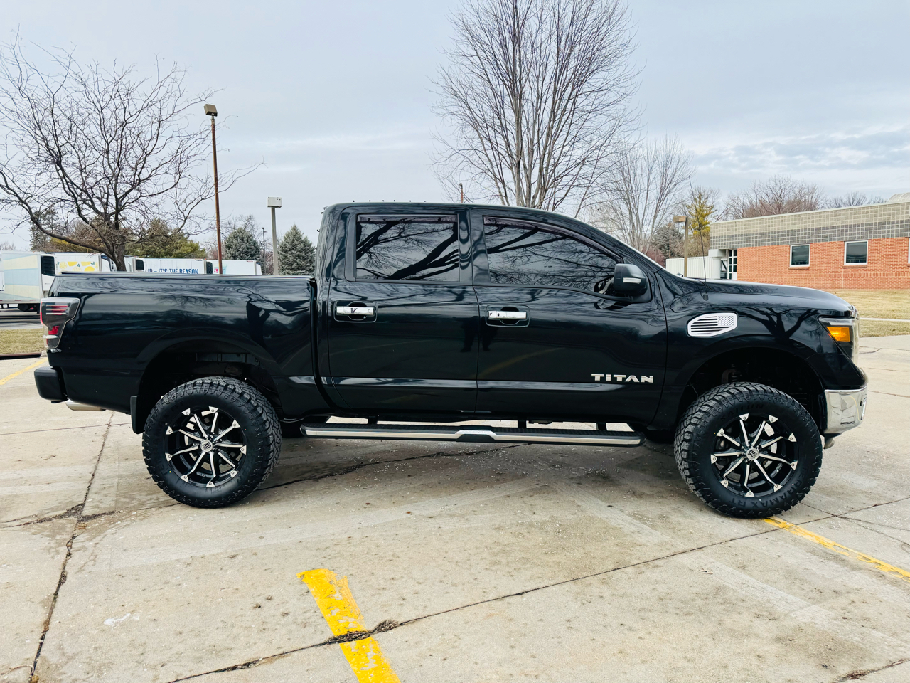 Nissan Titan SV 4WD 2017