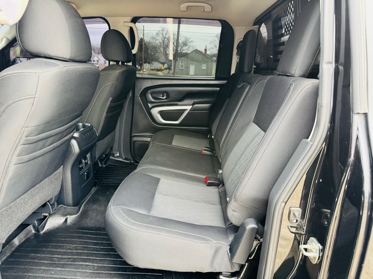 Nissan Titan SV 4WD 2017