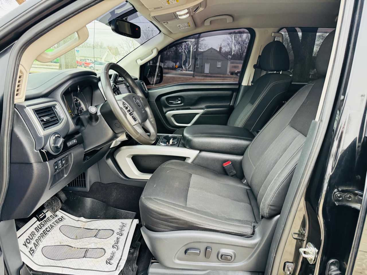 Nissan Titan SV 4WD 2017