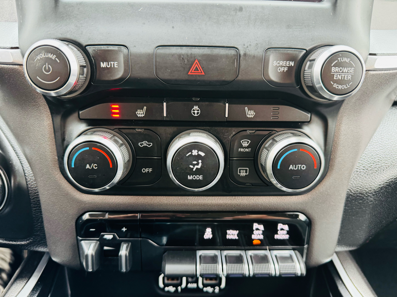 RAM 2500 Tradesman Crew Cab SWB 4WD 2020