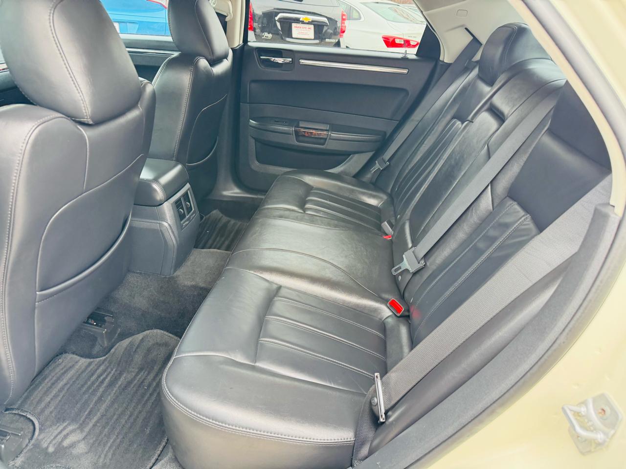 Chrysler 300 C HEMI RWD 2010