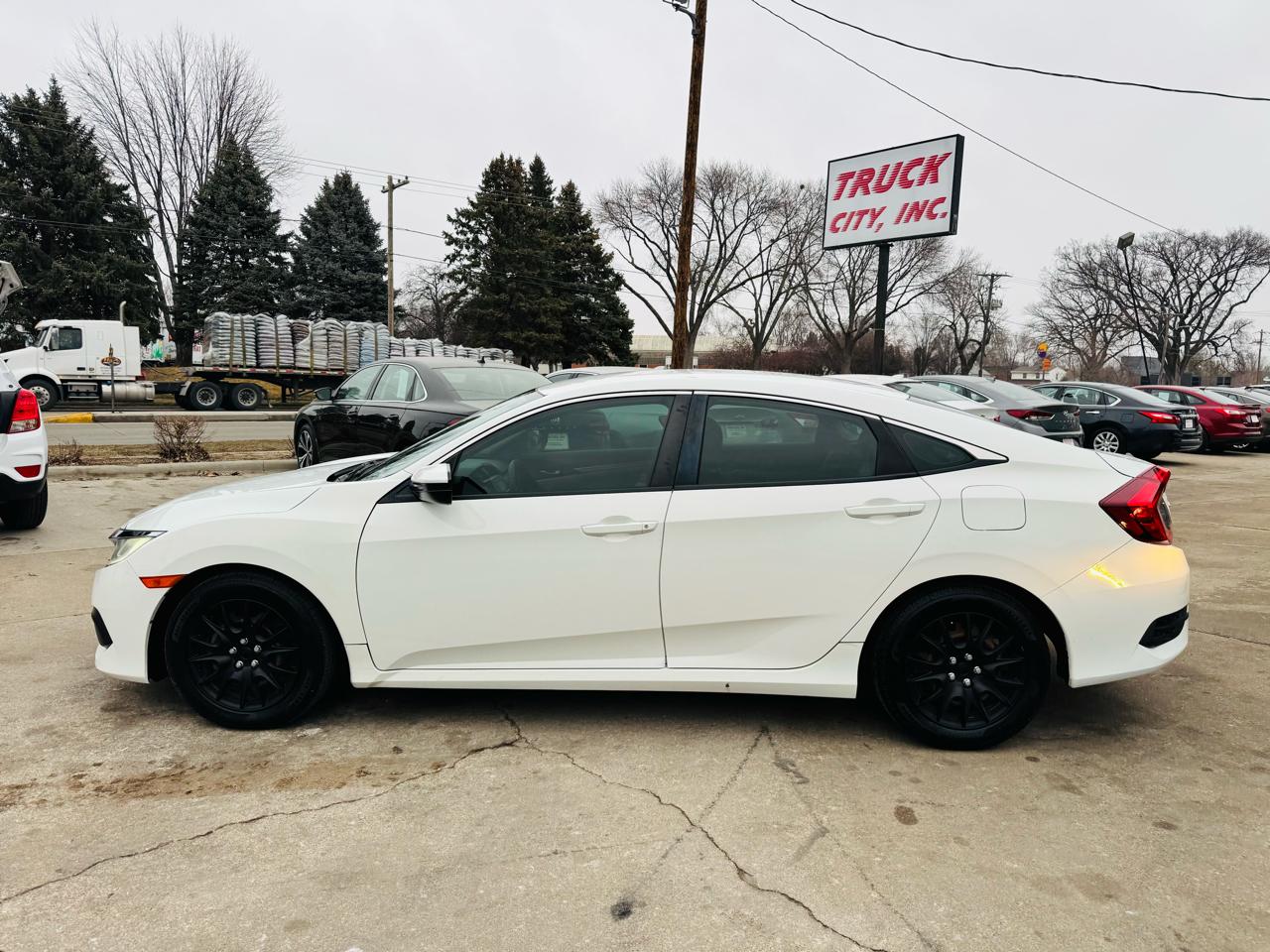 Honda Civic LX Sedan CVT 2017