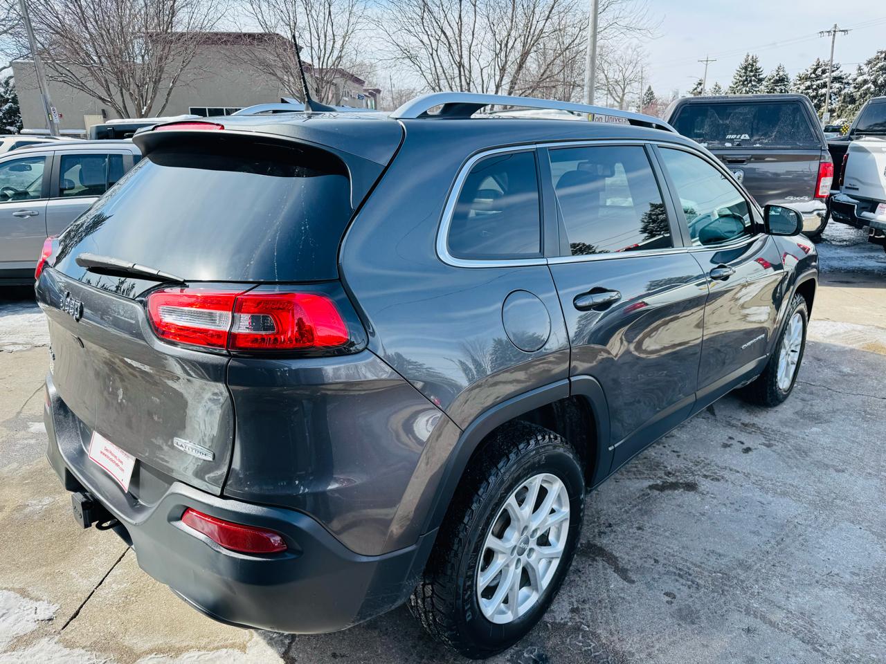 Jeep Cherokee Latitude 4WD 2016