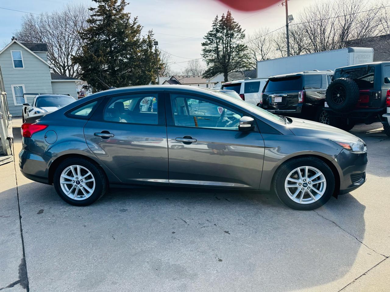 Ford Focus SE Sedan 2016