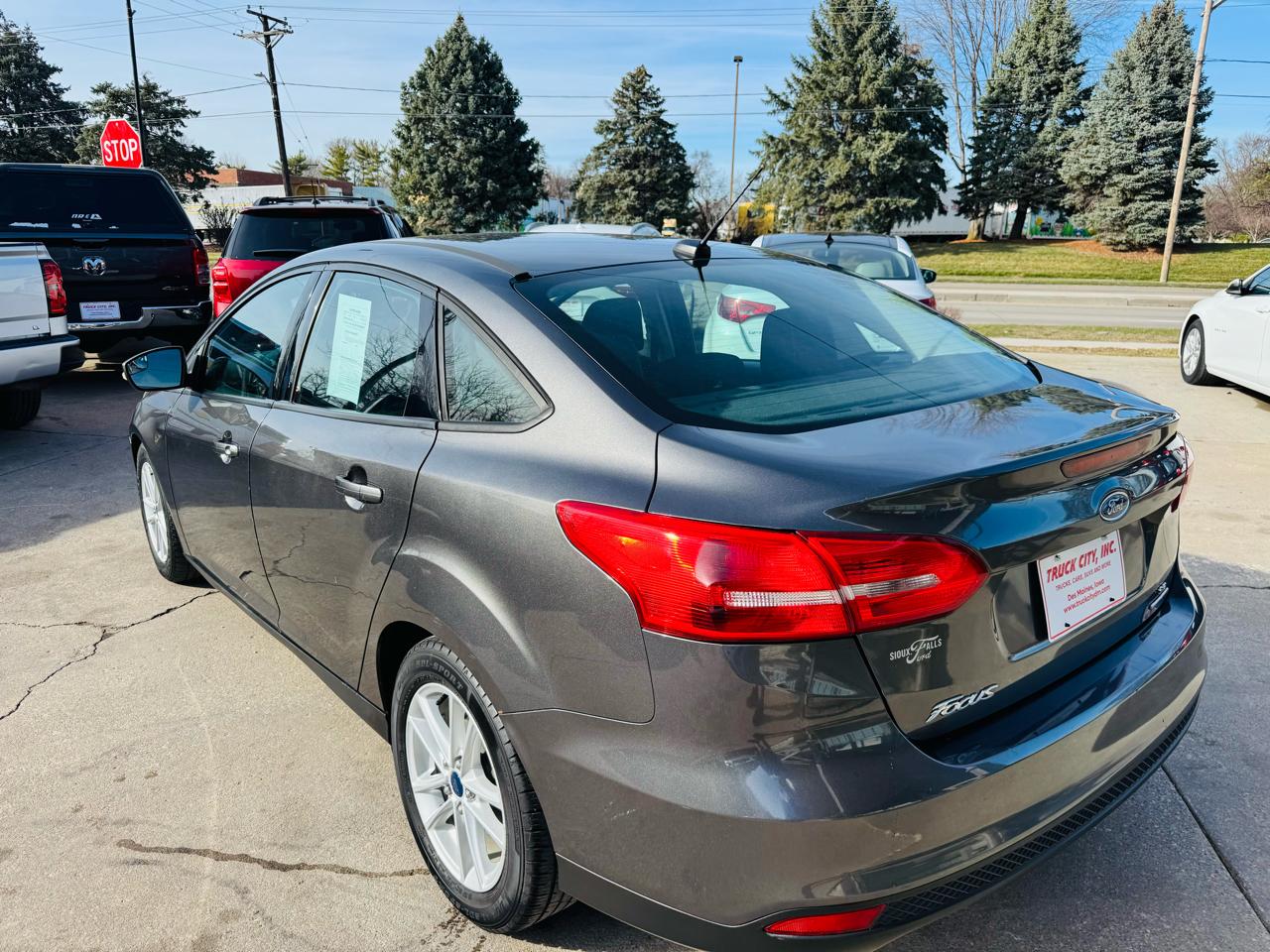 Ford Focus SE Sedan 2016