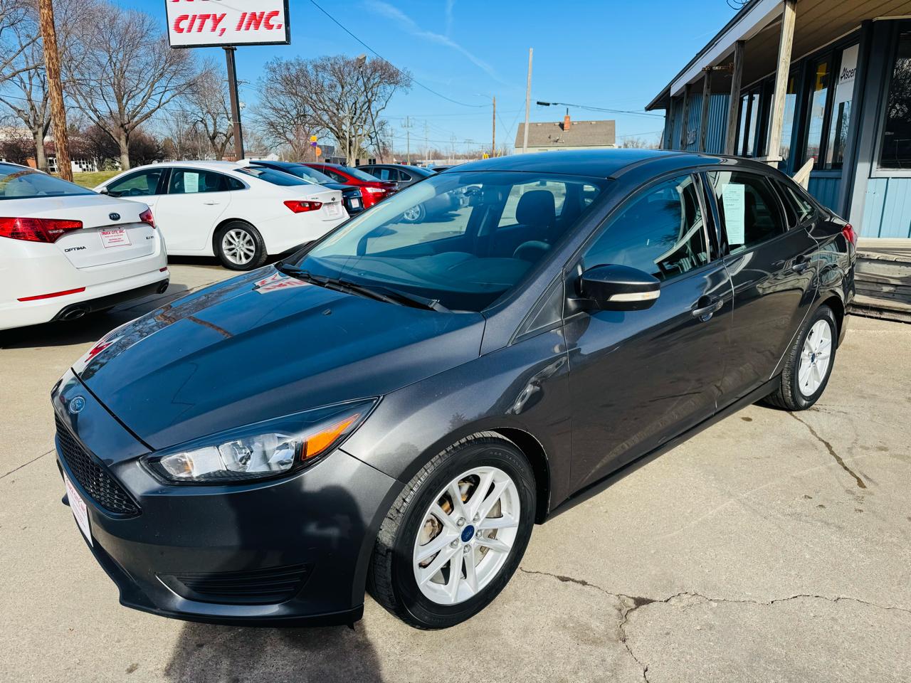 Ford Focus SE Sedan 2016