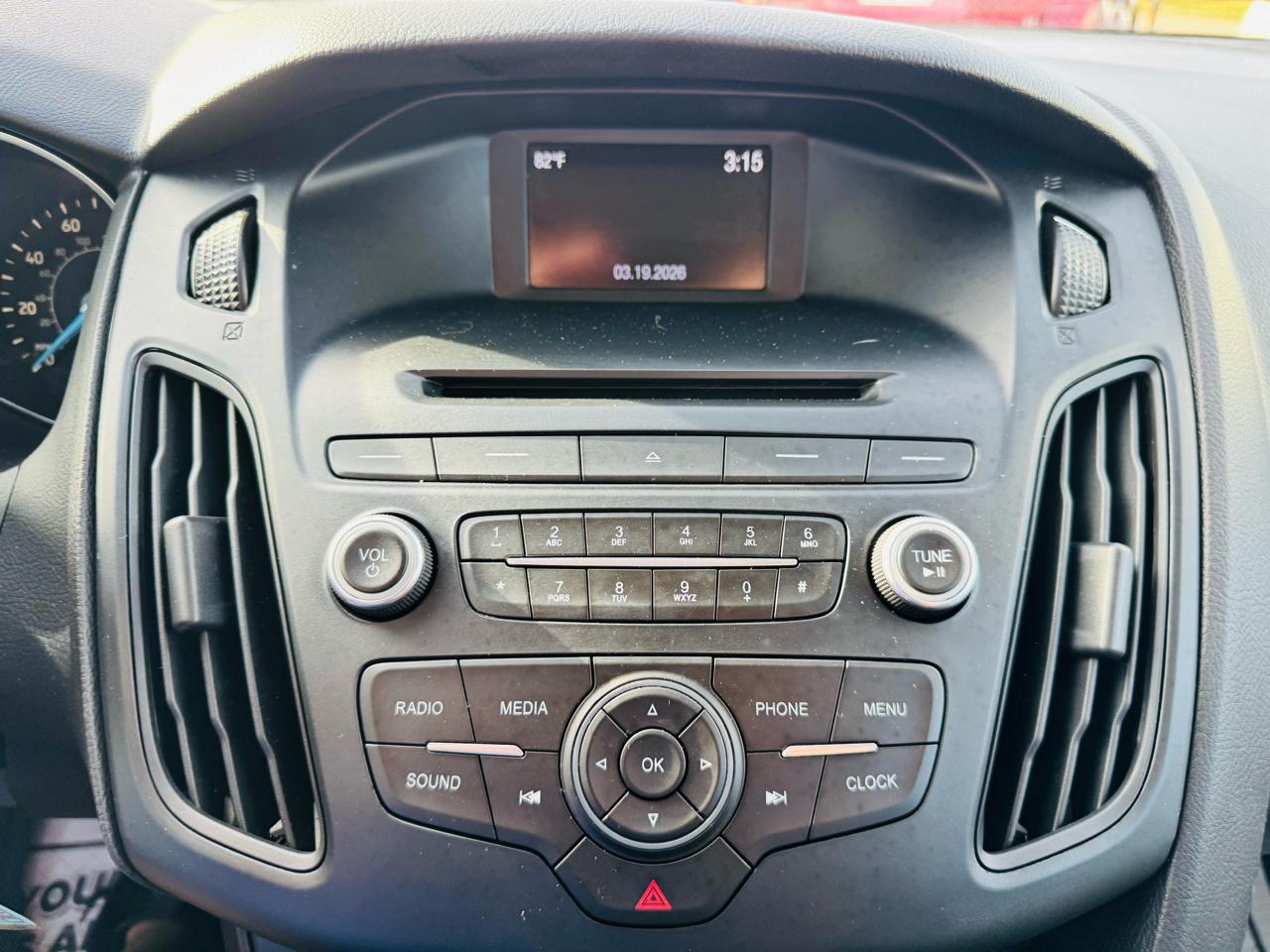 Ford Focus SE Sedan 2016