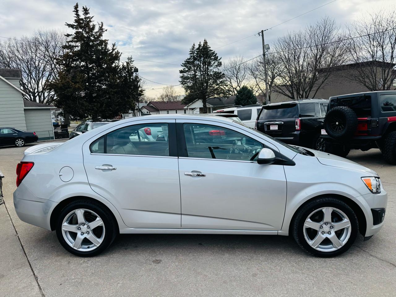 Chevrolet Sonic LTZ Auto Sedan 2014