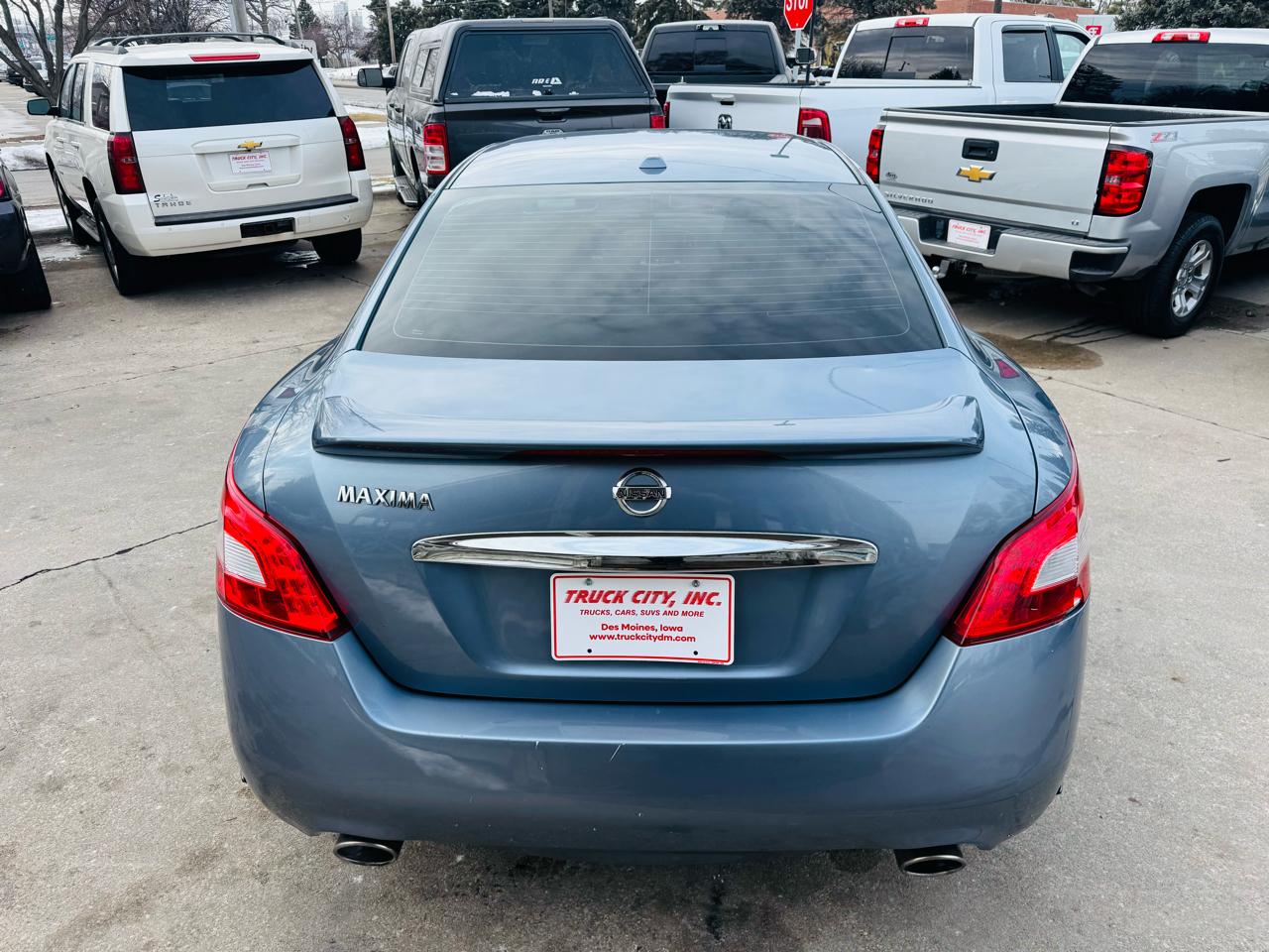 Nissan Maxima S 2011