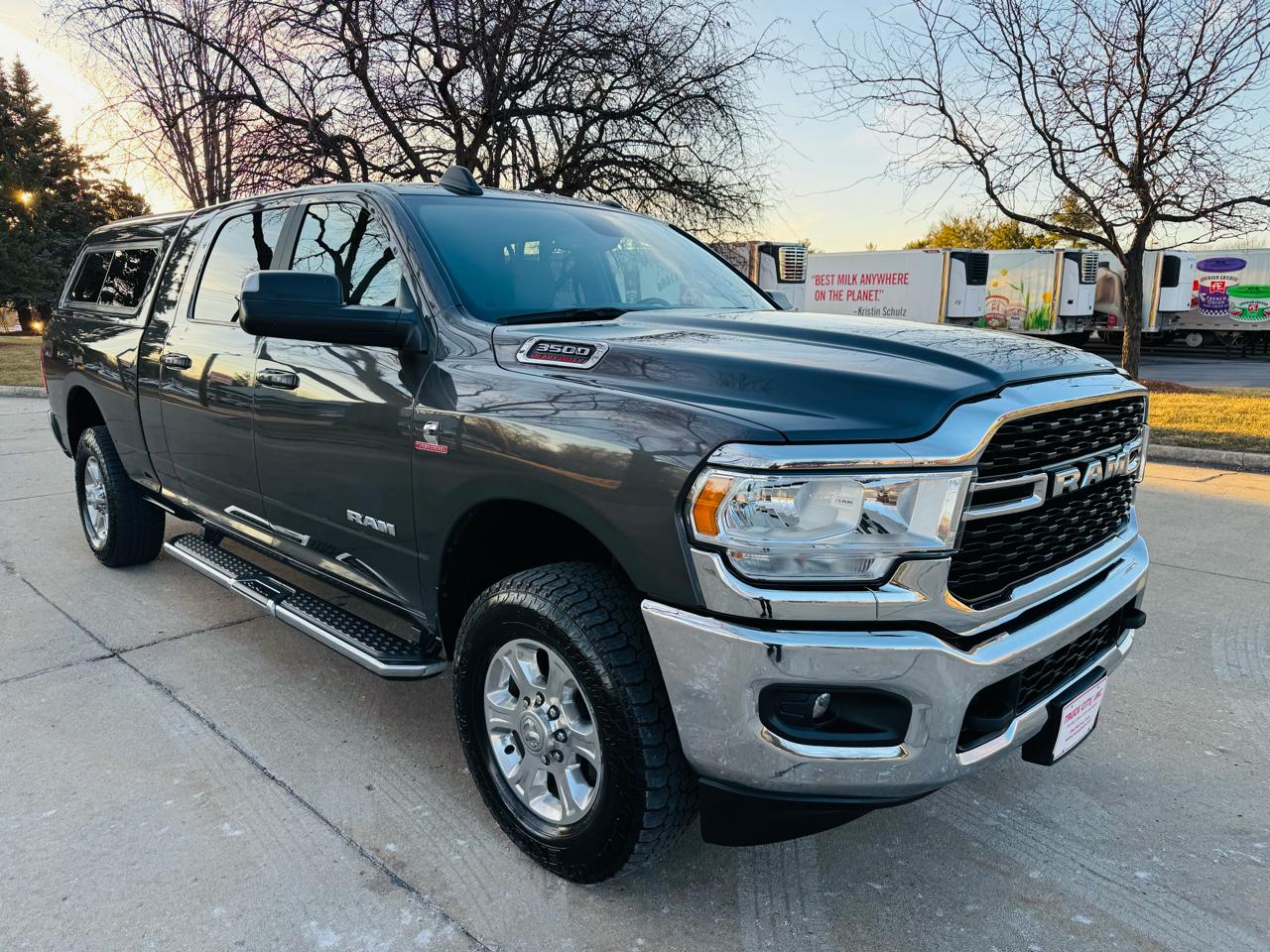 RAM 3500 Big Horn Mega Cab 4WD 2022