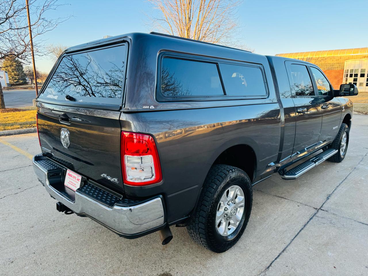 RAM 3500 Big Horn Mega Cab 4WD 2022