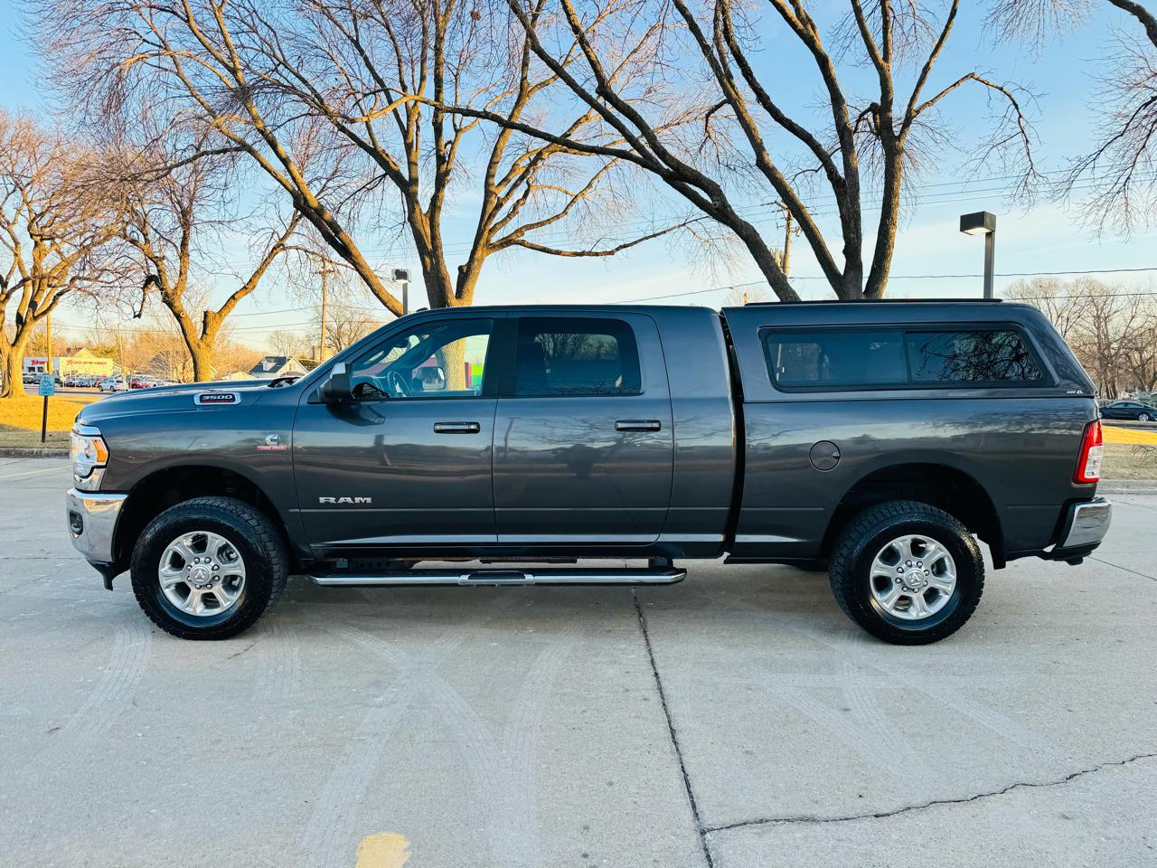 RAM 3500 Big Horn Mega Cab 4WD 2022