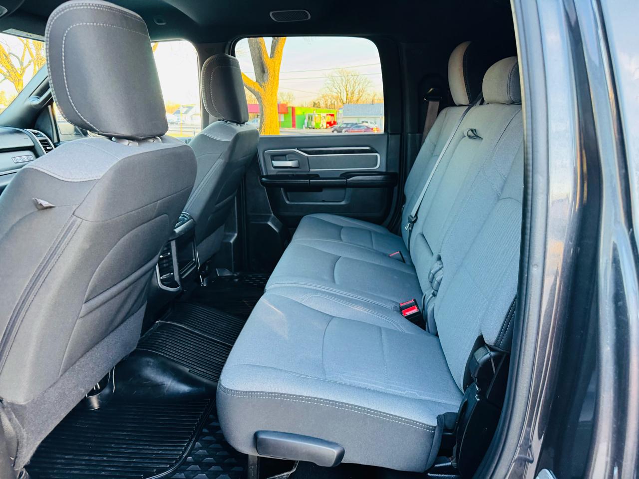 RAM 3500 Big Horn Mega Cab 4WD 2022