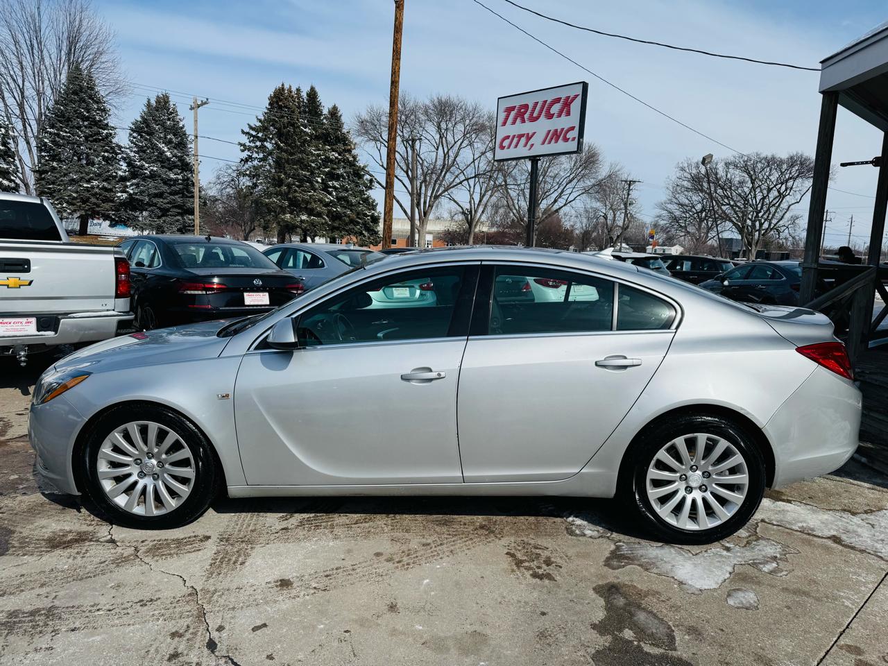 Buick Regal CXL Turbo - 4XT 2011