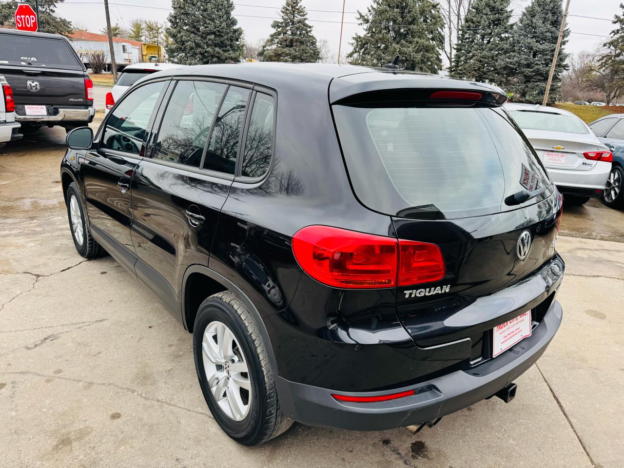 Volkswagen Tiguan S 2013