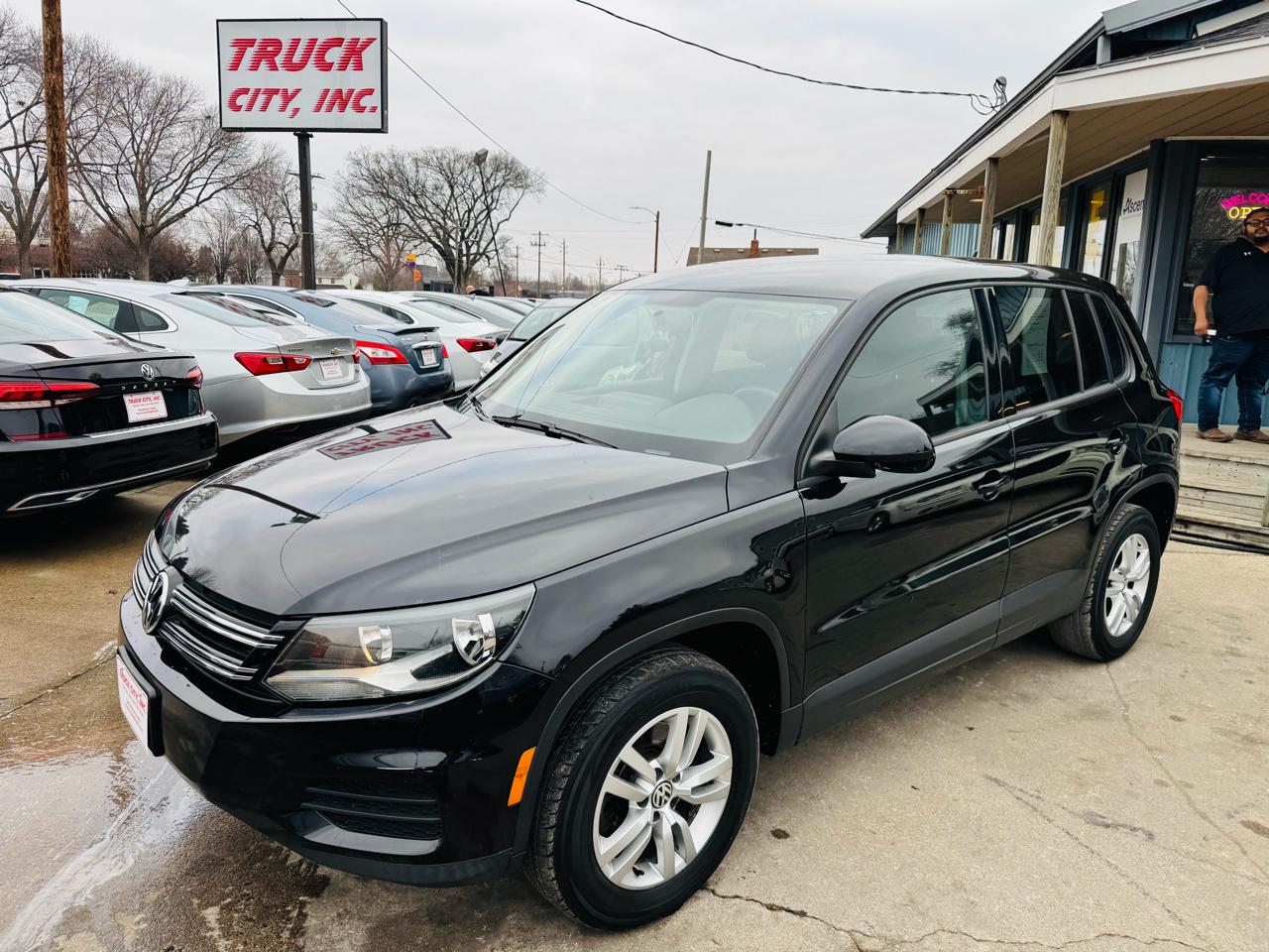 Volkswagen Tiguan S 2013