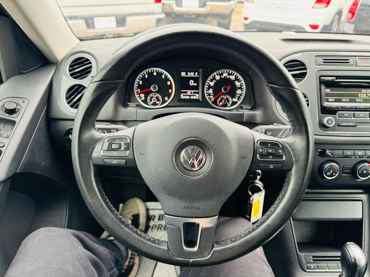 Volkswagen Tiguan S 2013