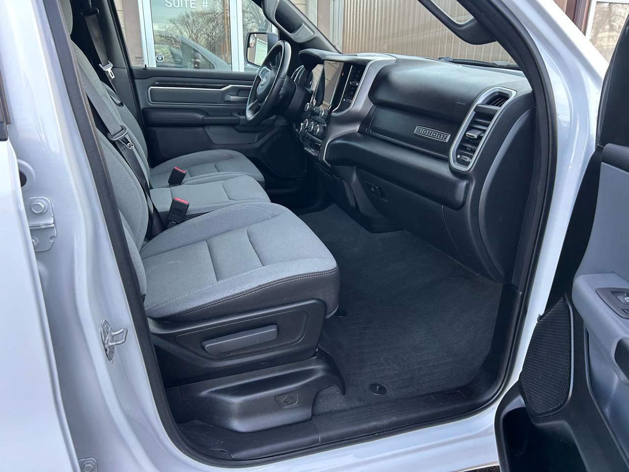 RAM 1500 Big Horn Crew Cab SWB 4WD 2022