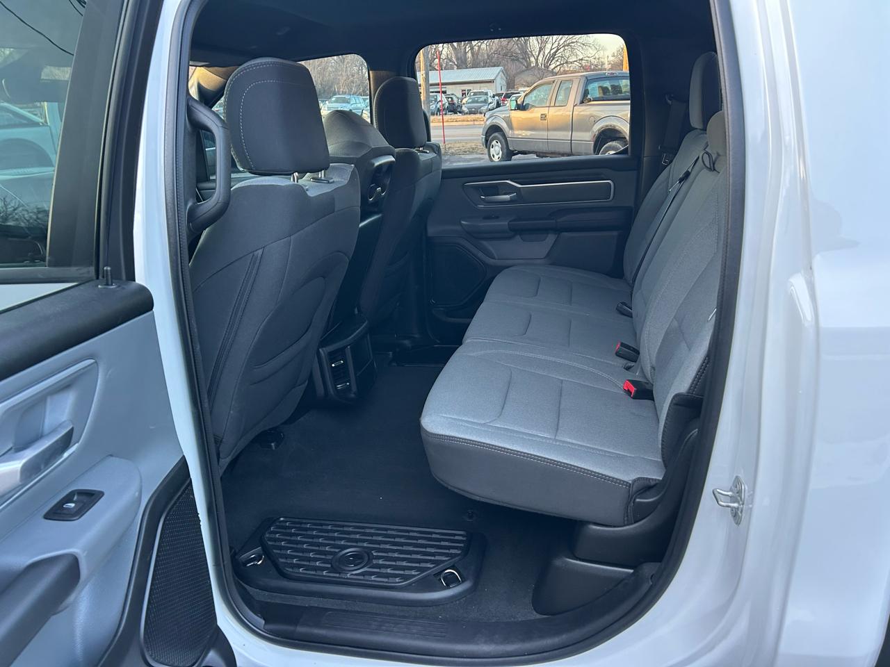 RAM 1500 Big Horn Crew Cab SWB 4WD 2022