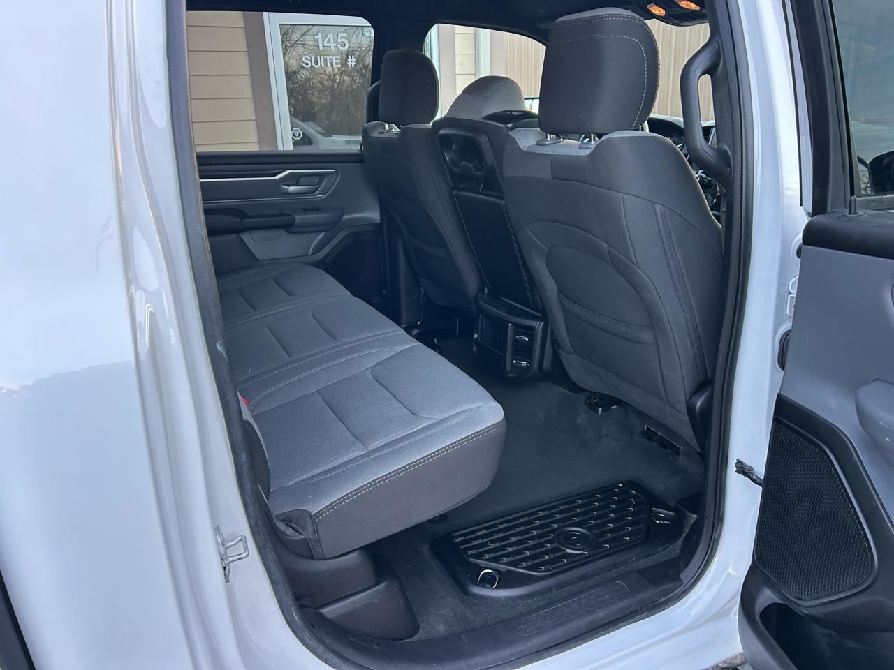 RAM 1500 Big Horn Crew Cab SWB 4WD 2022