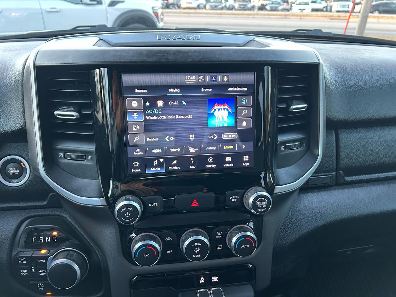 RAM 1500 Big Horn Crew Cab SWB 4WD 2022