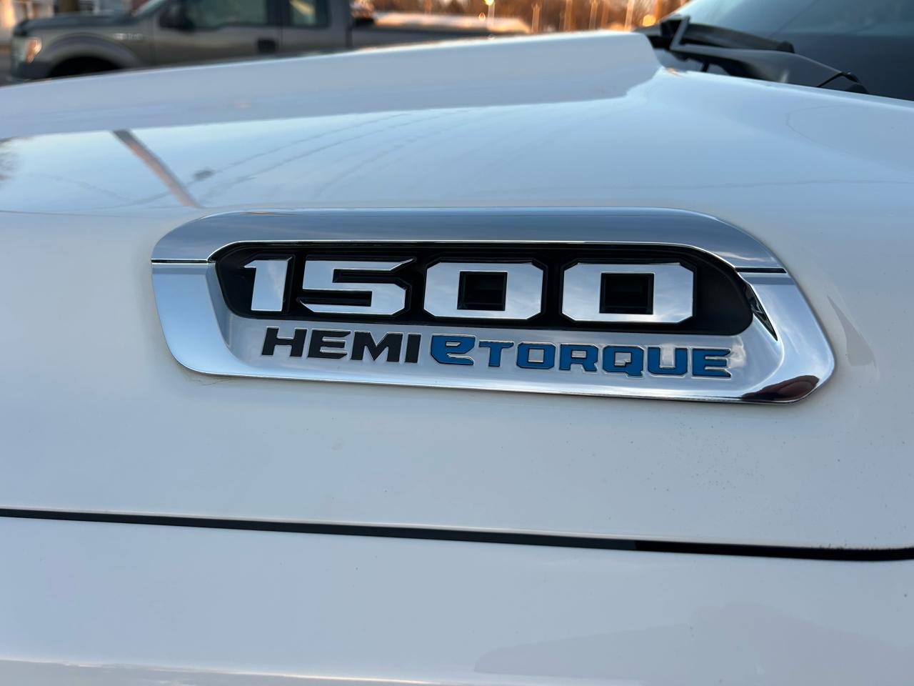 RAM 1500 Big Horn Crew Cab SWB 4WD 2022