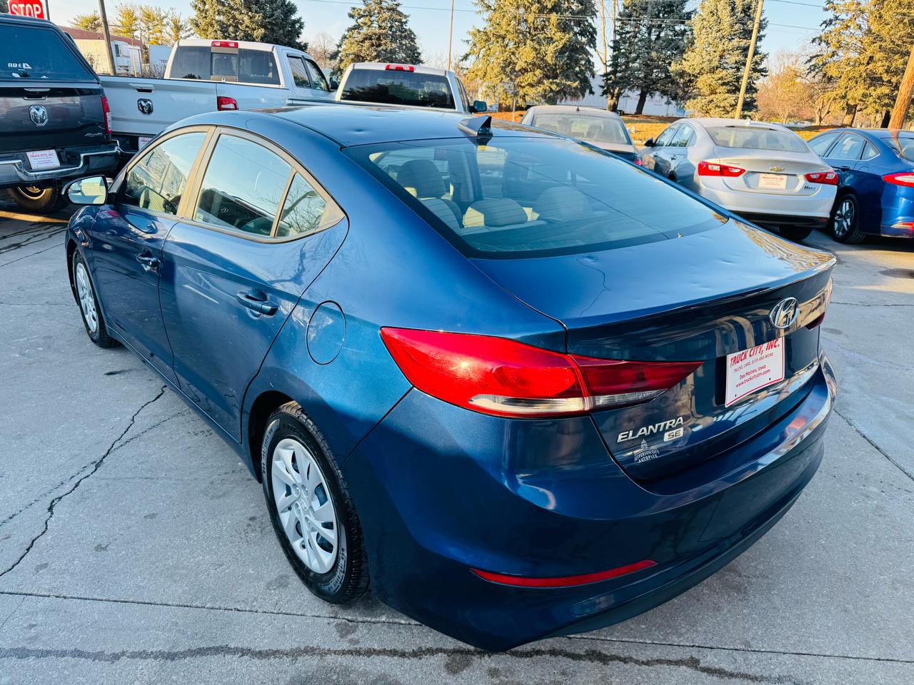 Hyundai Elantra SE 6AT 2017