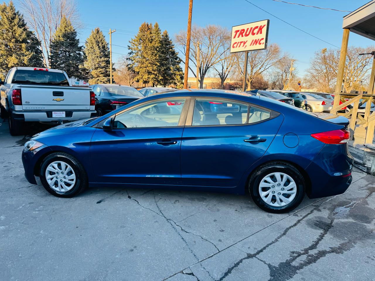 Hyundai Elantra SE 6AT 2017