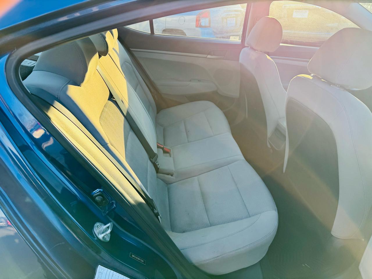 Hyundai Elantra SE 6AT 2017