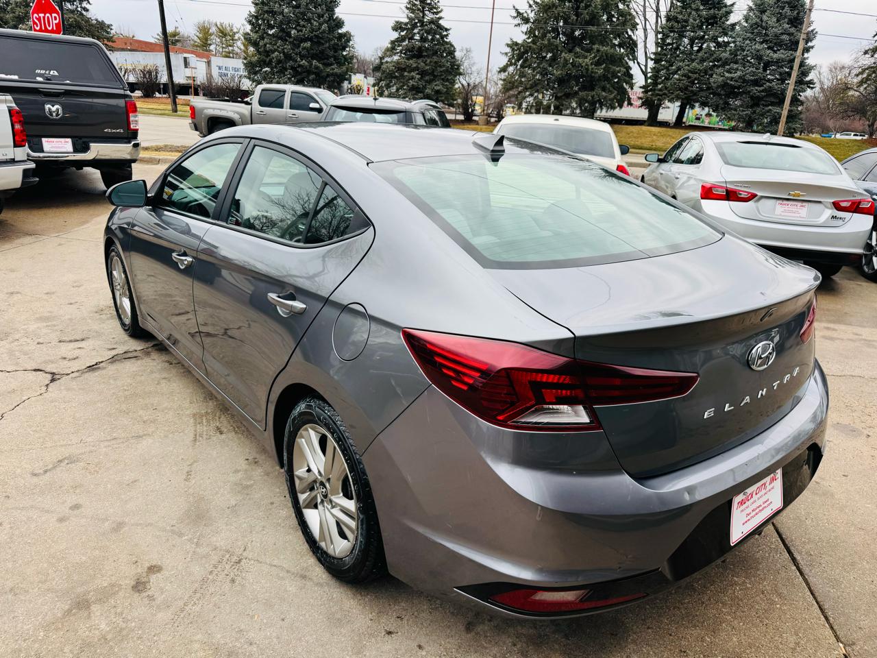 Hyundai Elantra Limited 2019