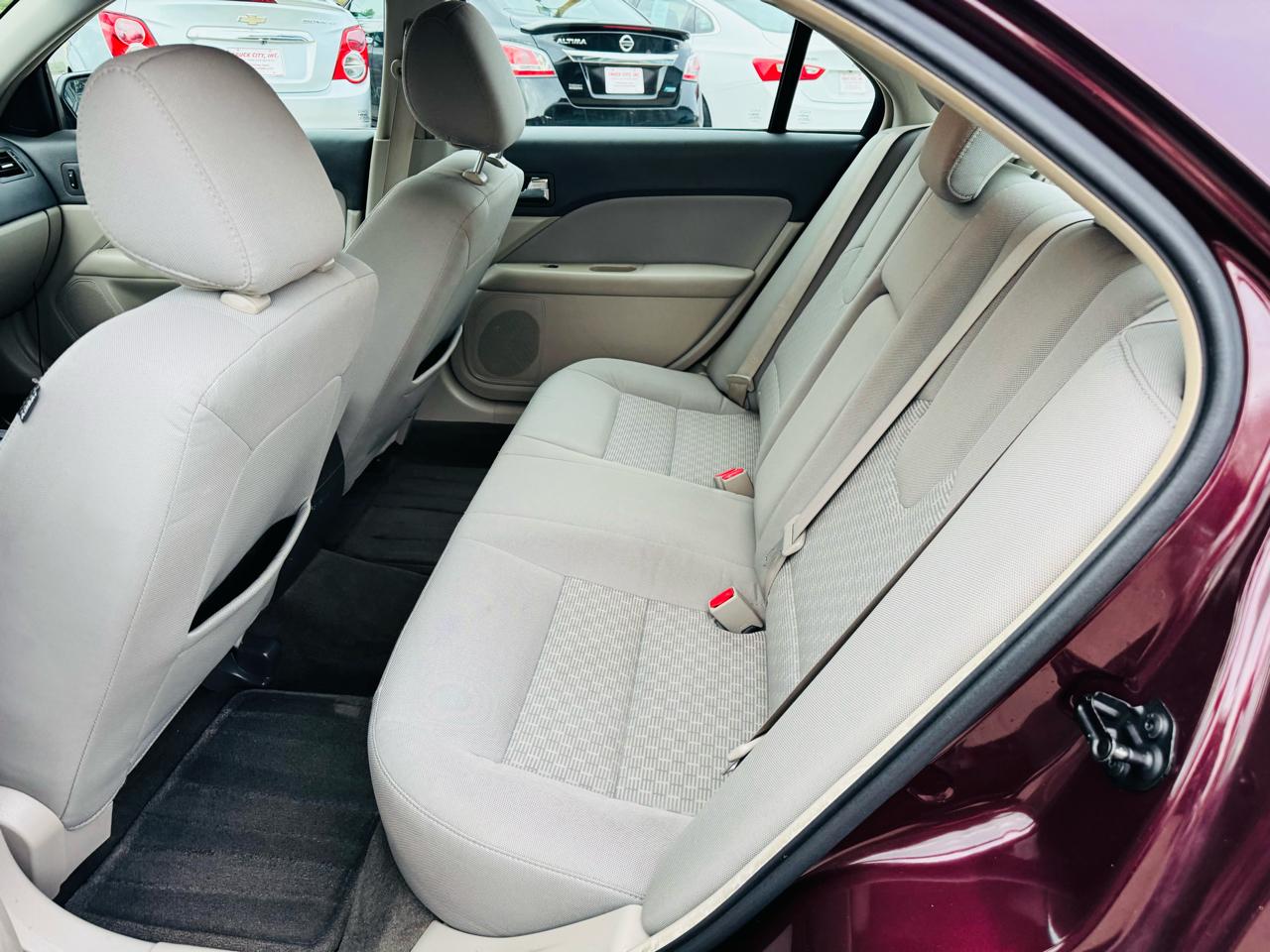 Ford Fusion I4 SE 2011