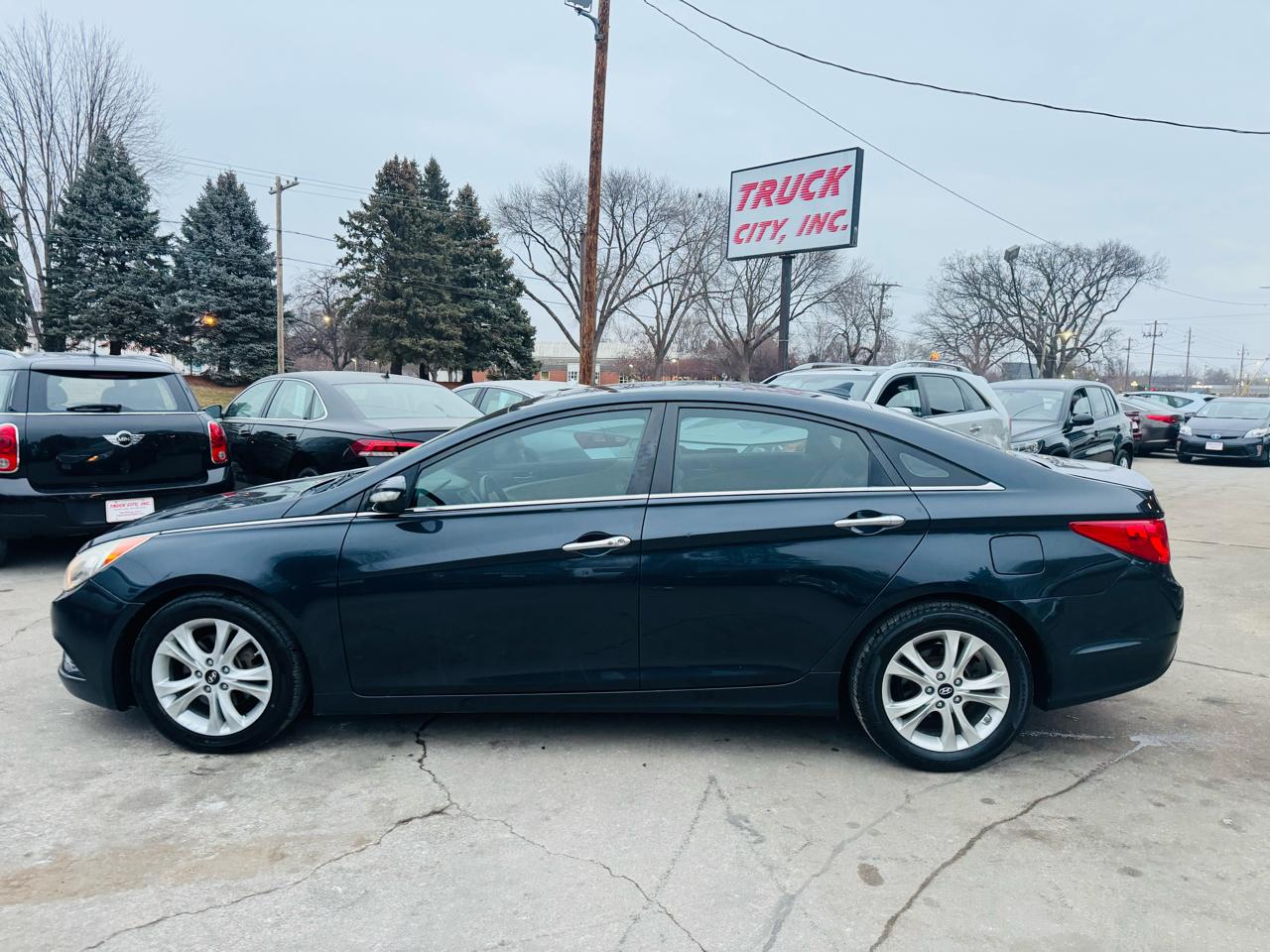 Hyundai Sonata SE Auto 2011